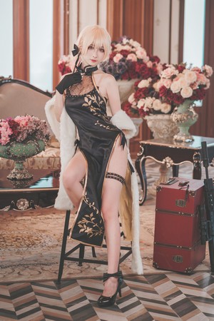 人气动漫Coser@Rioko凉凉子套图+视频合集 预览图3