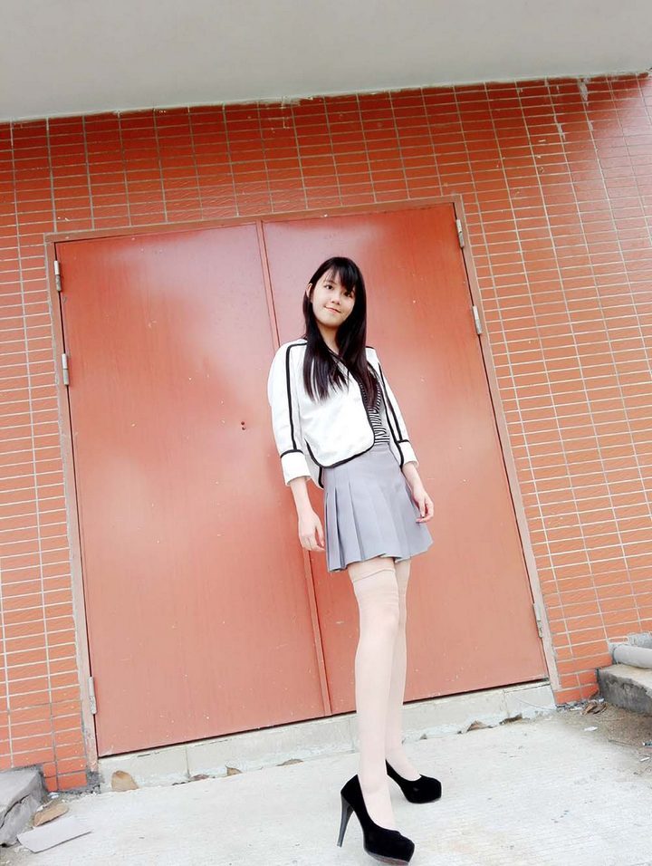 学妹校园寝室短丝系列039 雨涵[66P／71.8MB]推荐预览图