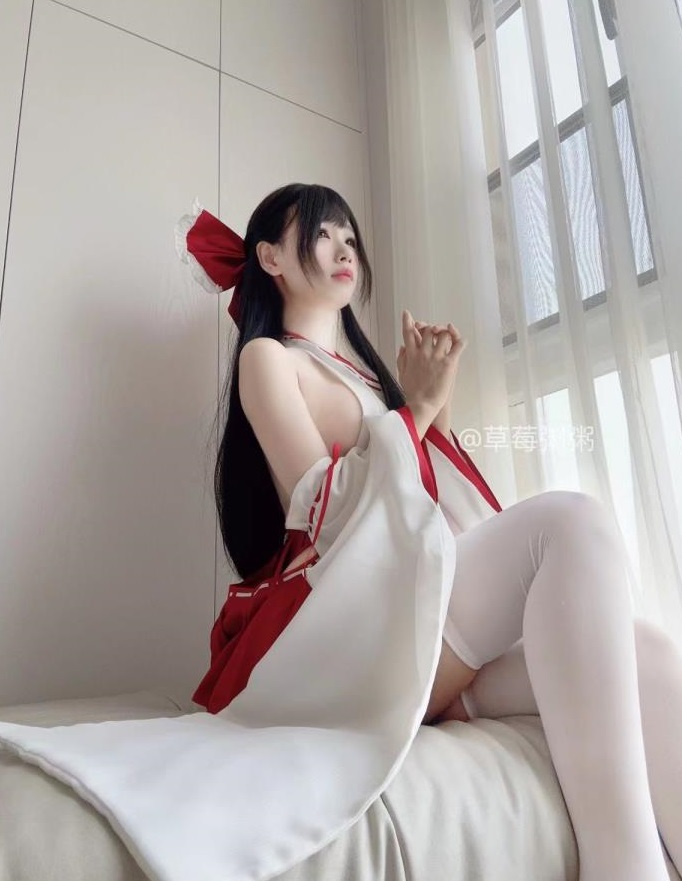 十万口草莓粥粥(B站) - 舰长图包合集&视频预览图