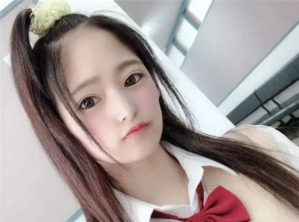 渚光希(渚みつき)是谁 有小虎牙还是蛮可爱的预览图