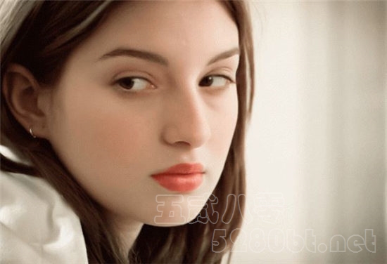 Maria Valverde是谁 这喝饮料的样子太让人心动了预览图