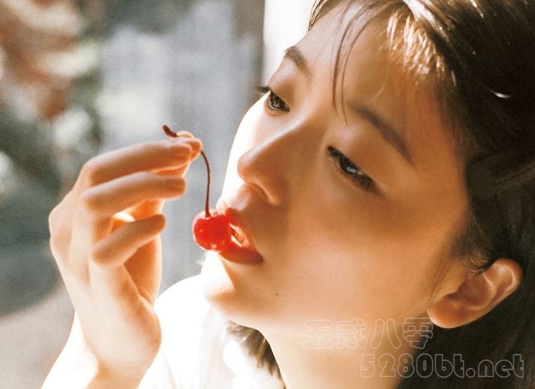 工藤美樱丸子头的样子好可爱 多图更新预览图