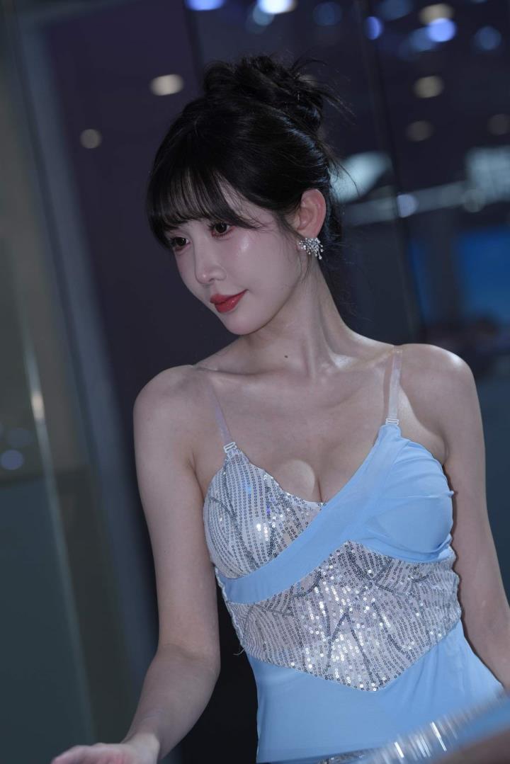 精选街拍Ⅱ作品 VOL.4798 蓝色吊带裙[184P／285MB]推荐预览图