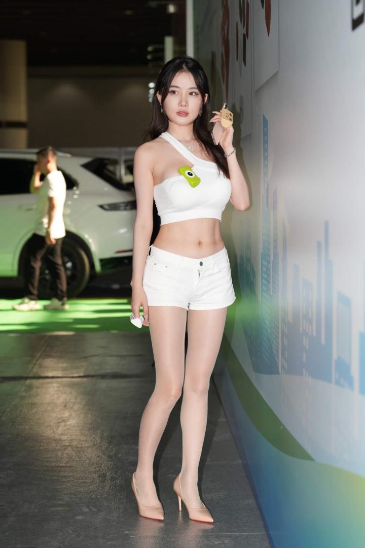 精选街拍Ⅱ作品 VOL.5100 裸色高跟肉丝绝配[180P／476MB]推荐预览图