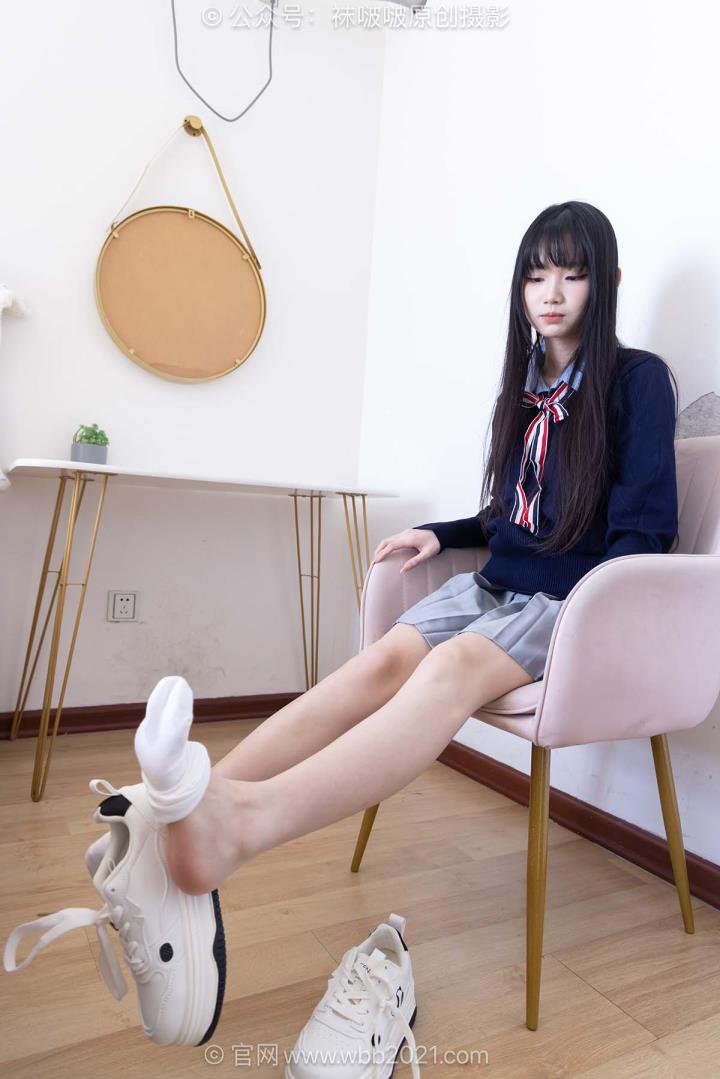 [BoBoSocks袜啵啵]VOL.635 甜甜圈-板鞋、白棉袜、裸足、学院风[186P+1V／6.38GB]推荐预览图